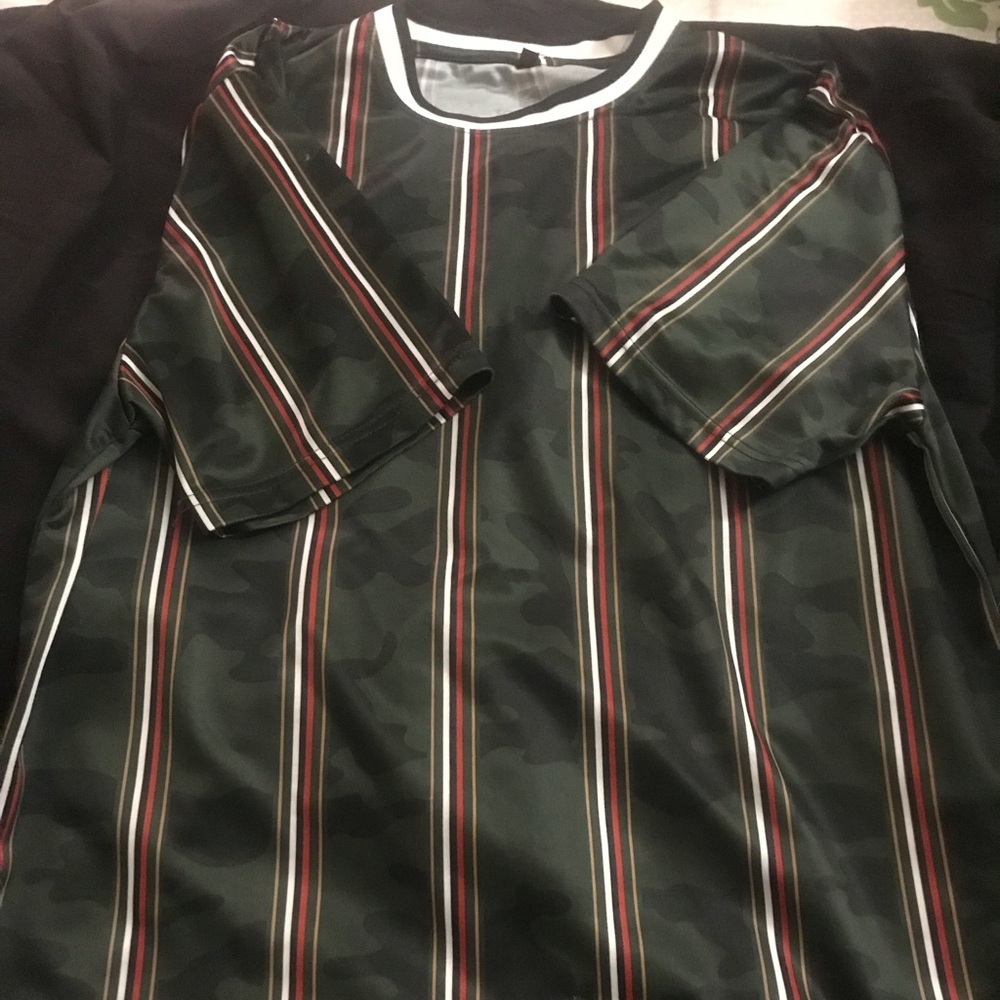 Like New South Pole Jersey type shirt only used once Size XL.